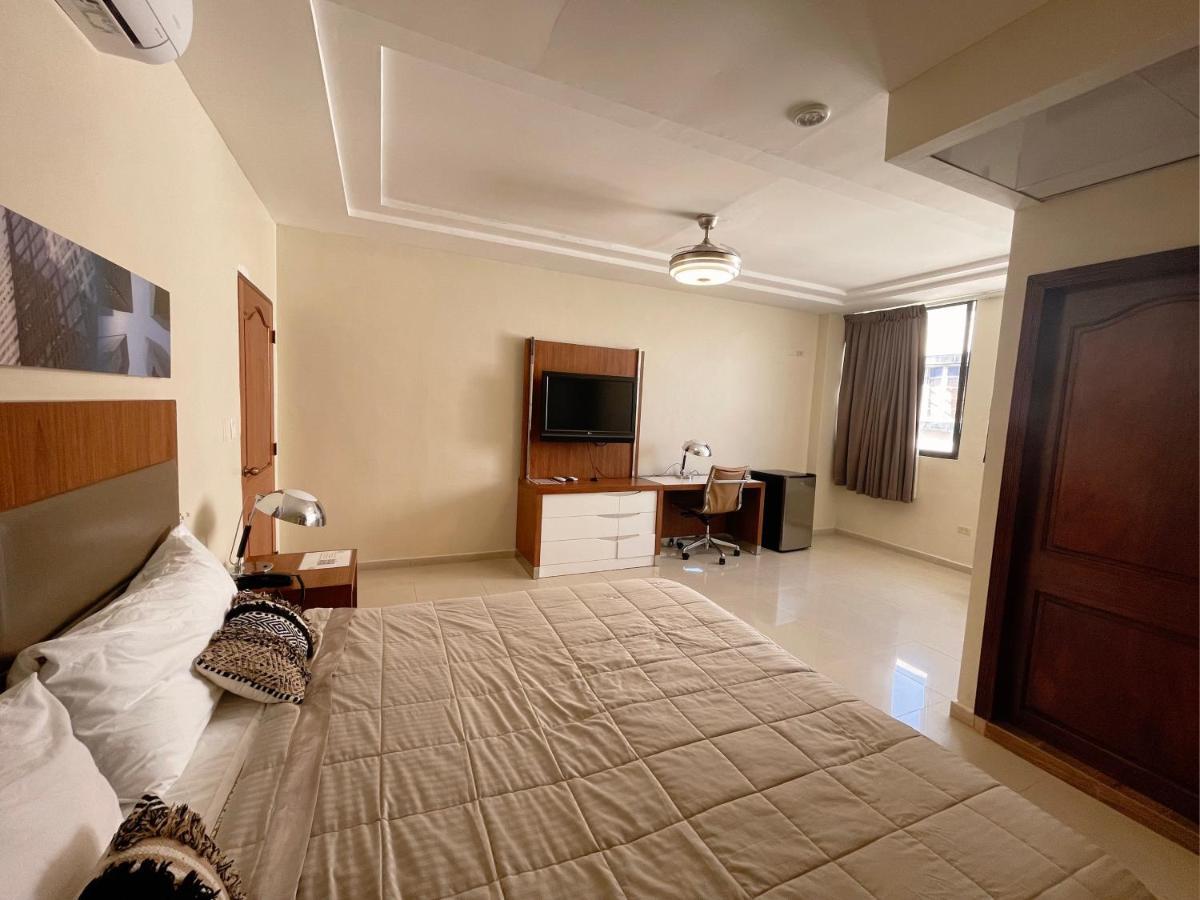 Hotel Libertad At Historic Main Street 산토도밍고 외부 사진