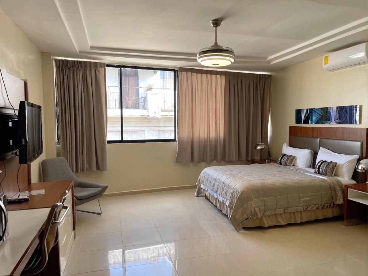 Hotel Libertad At Historic Main Street 산토도밍고 외부 사진