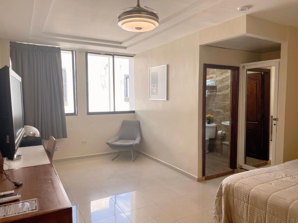 Hotel Libertad At Historic Main Street 산토도밍고 외부 사진