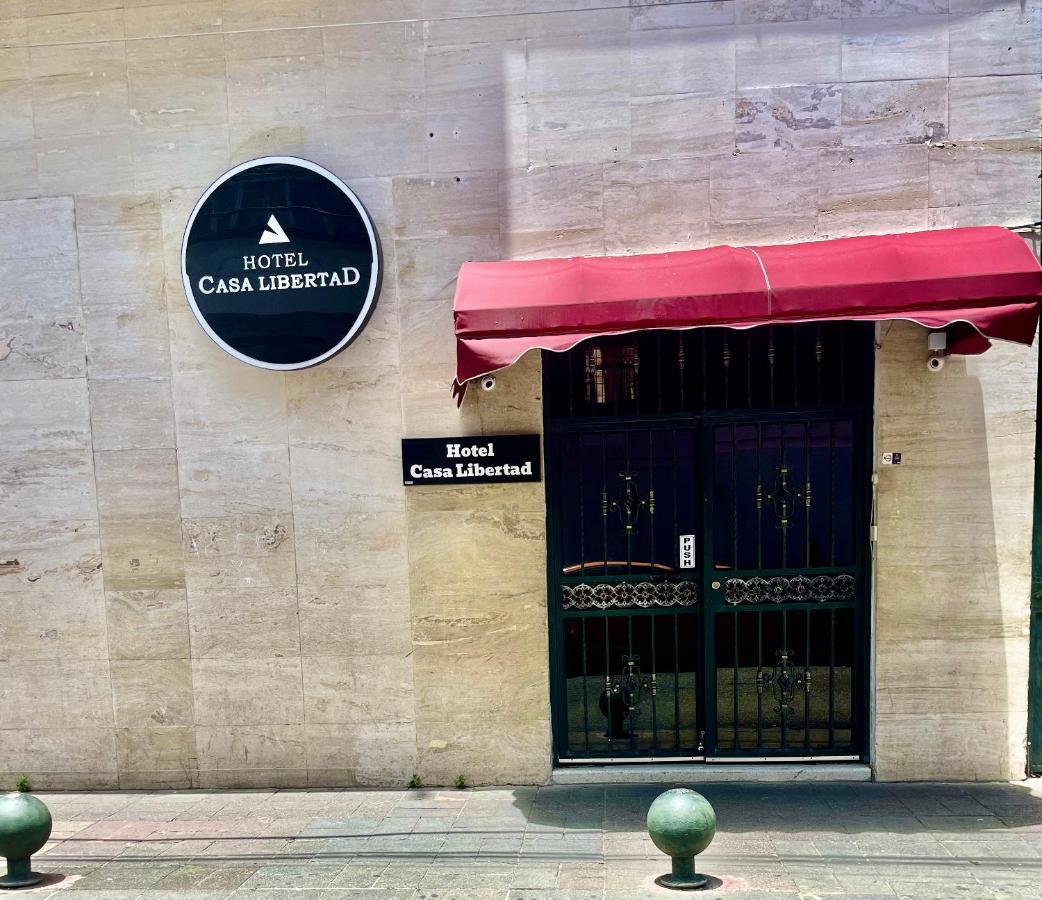 Hotel Libertad At Historic Main Street 산토도밍고 외부 사진