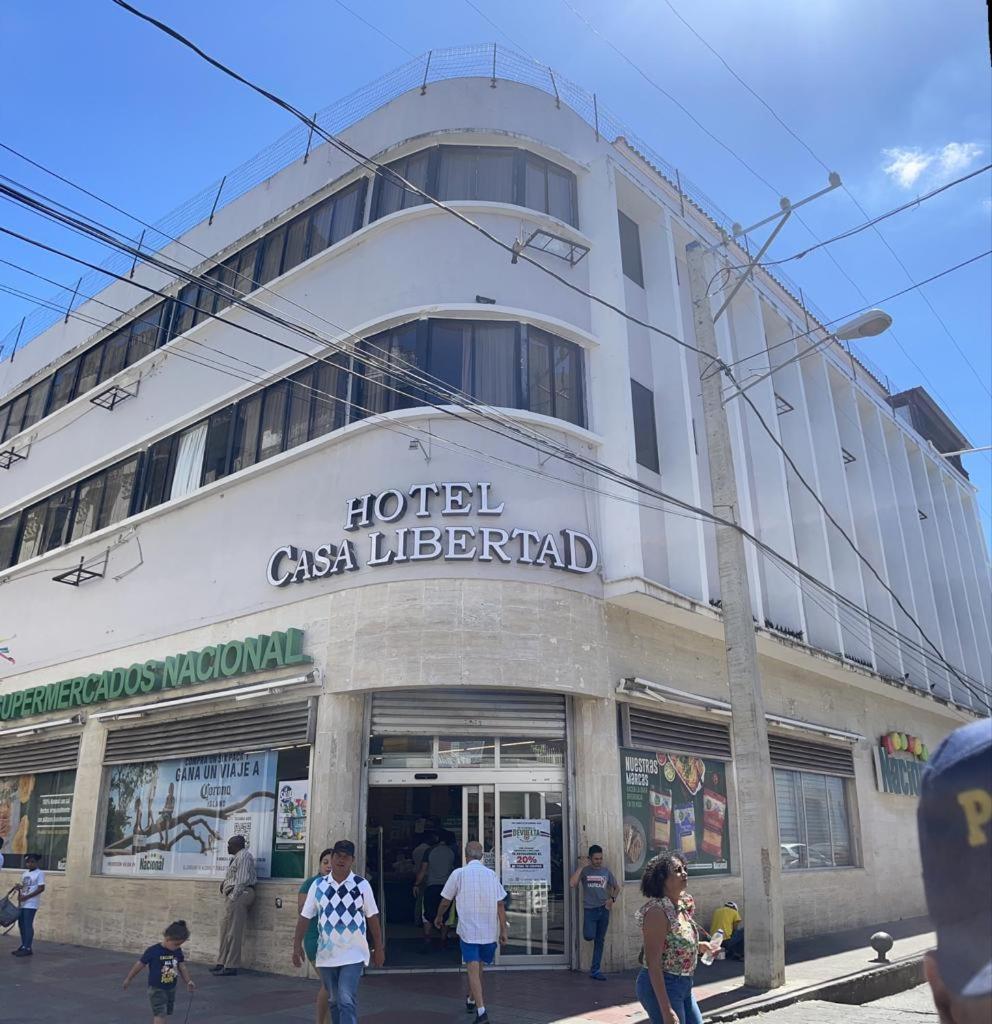 Hotel Libertad At Historic Main Street 산토도밍고 외부 사진