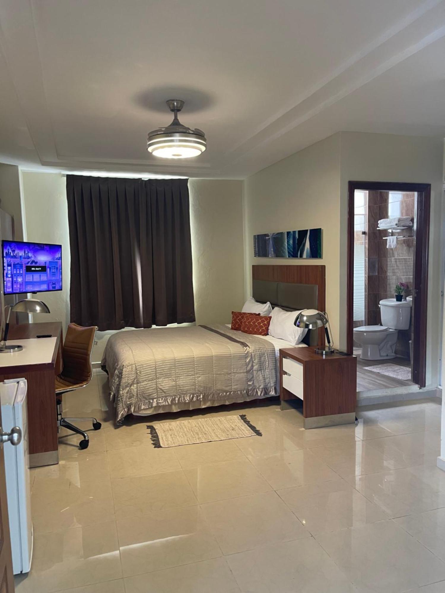 Hotel Libertad At Historic Main Street 산토도밍고 외부 사진