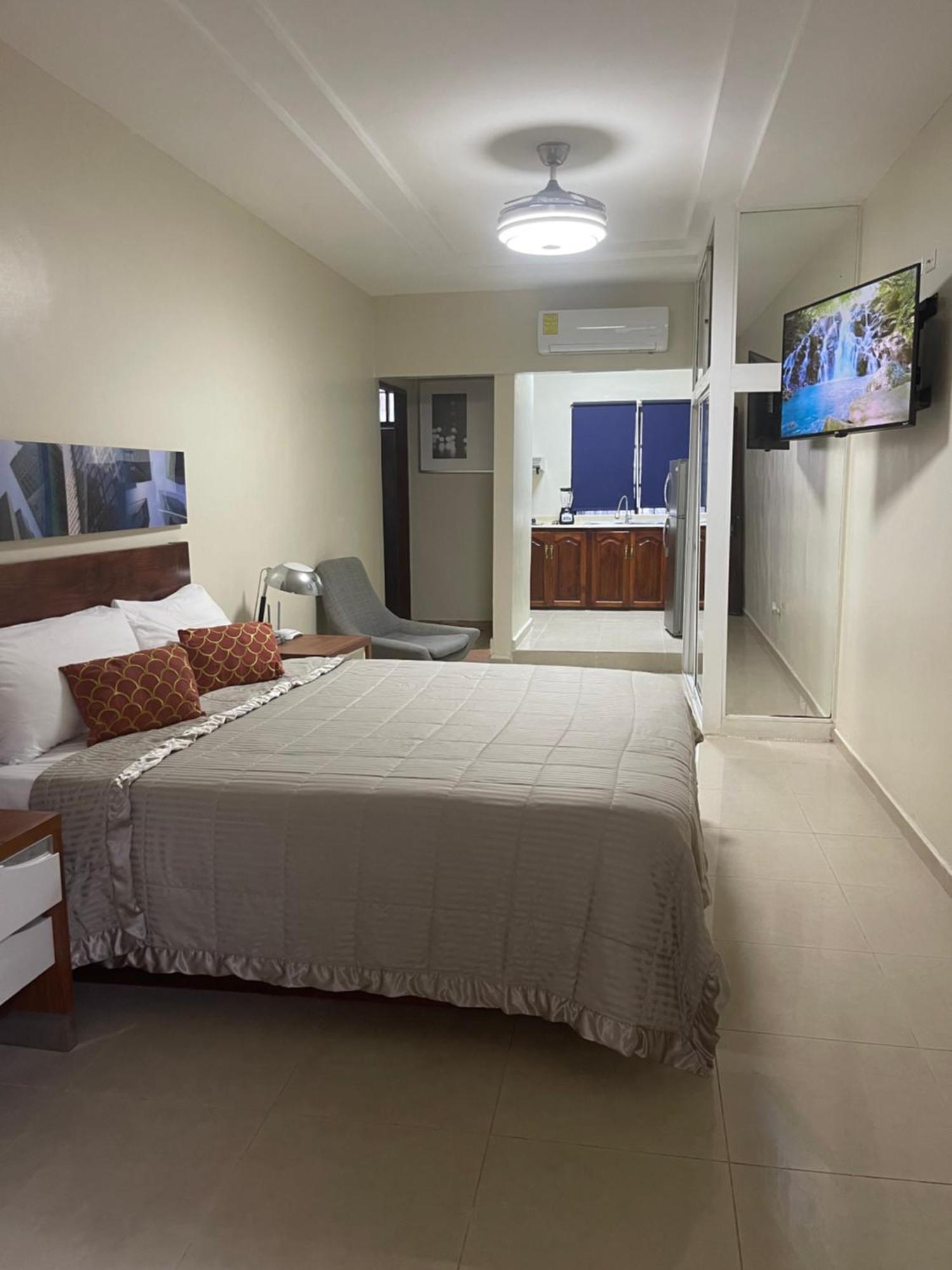 Hotel Libertad At Historic Main Street 산토도밍고 외부 사진
