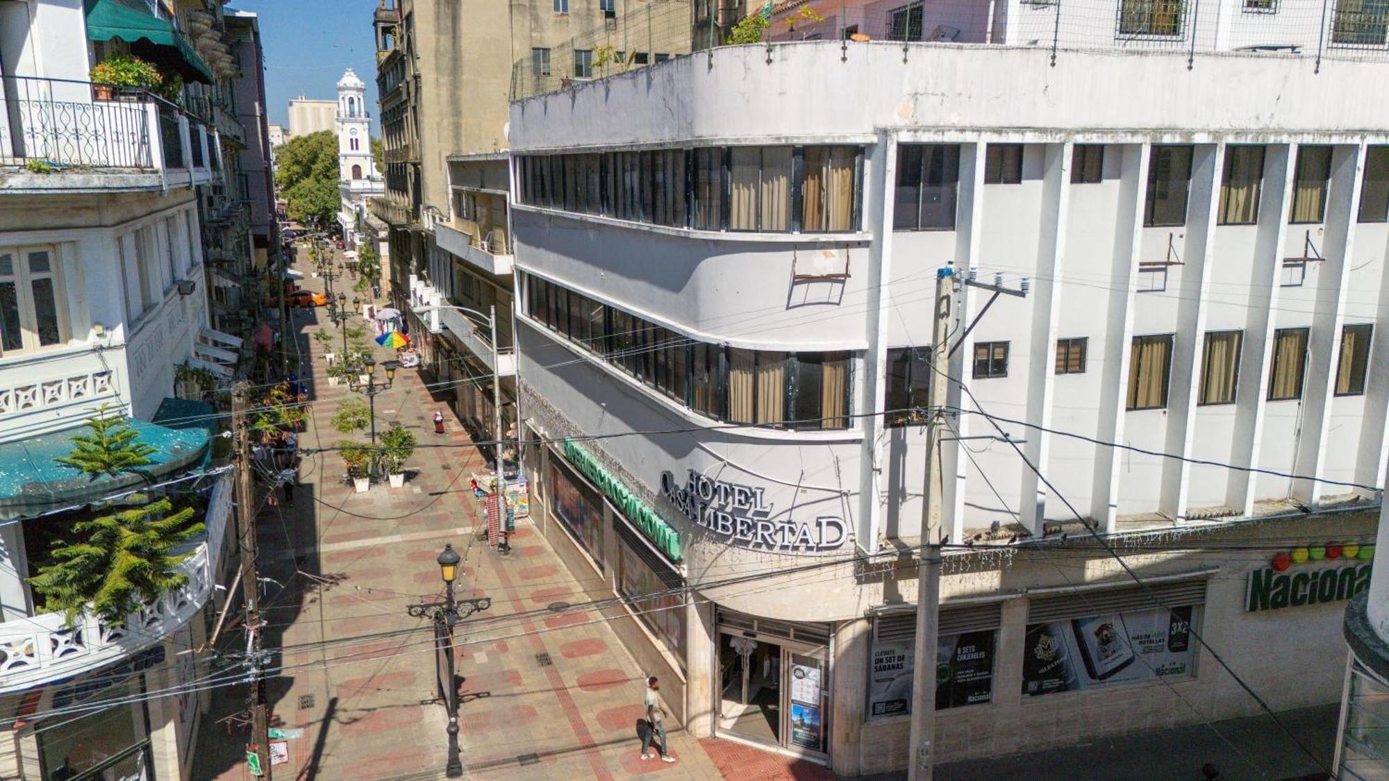 Hotel Libertad At Historic Main Street 산토도밍고 외부 사진