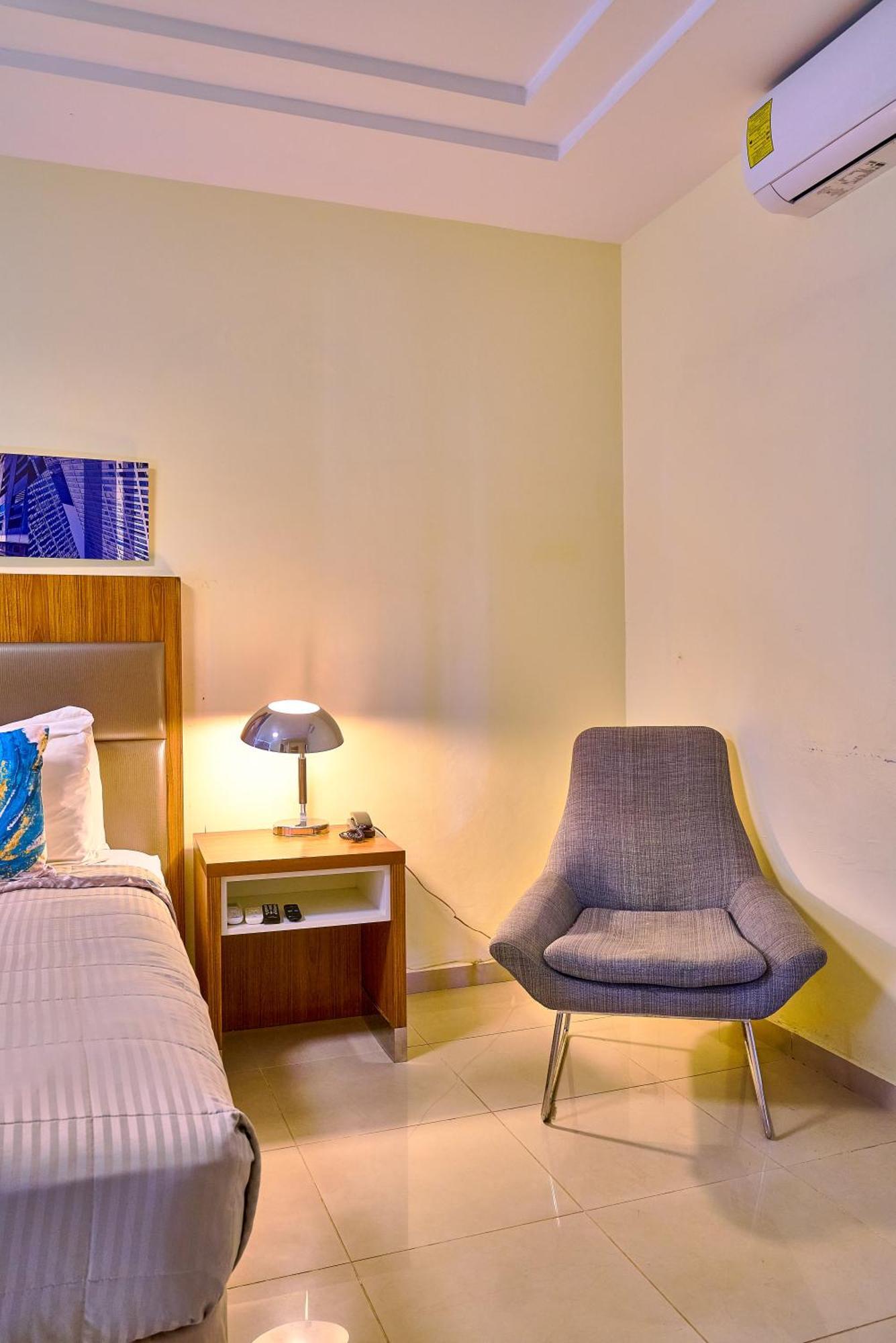 Hotel Libertad At Historic Main Street 산토도밍고 외부 사진