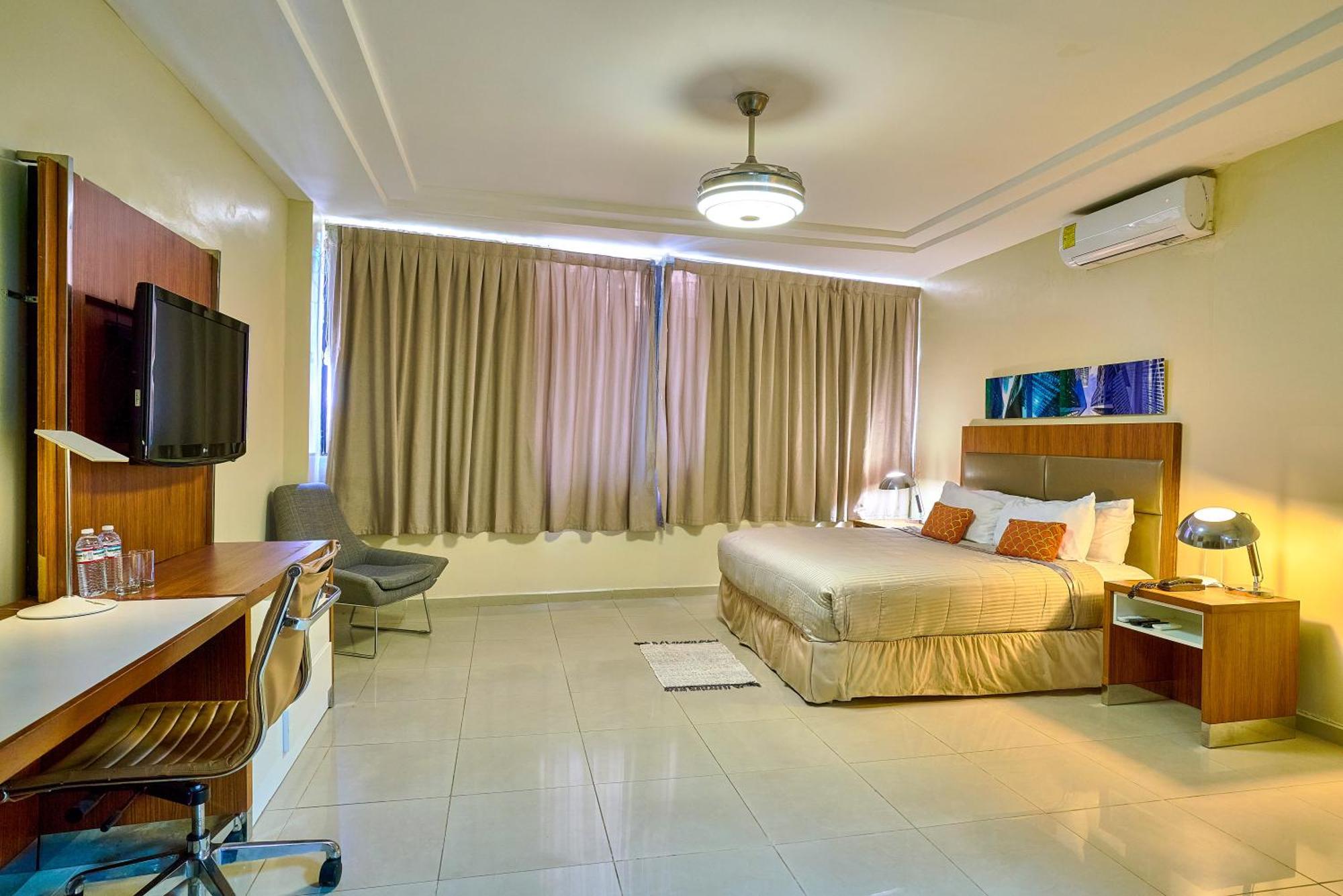 Hotel Libertad At Historic Main Street 산토도밍고 외부 사진